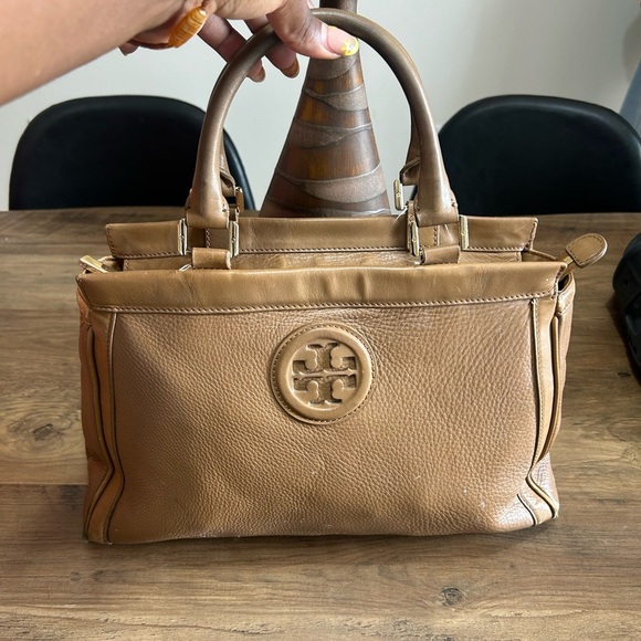 Tory Burch Brown Structured Shoulder Bag with Gold Hardware - Picture 3 of 6